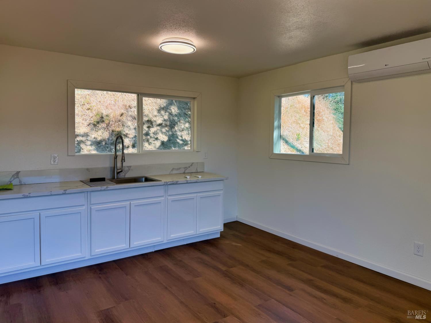 1979 Ridge Road Ukiah CA 95482
