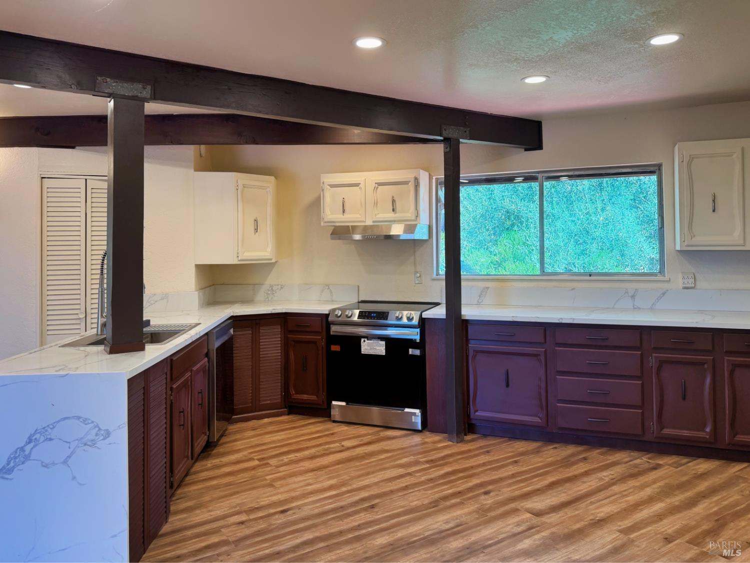 1979 Ridge Road Ukiah CA 95482