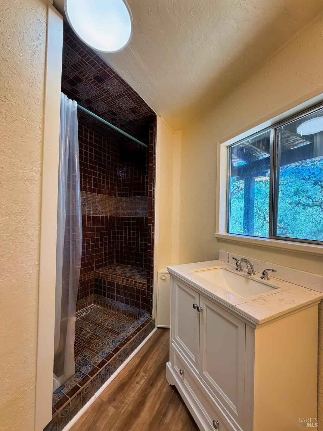 1979 Ridge Road Ukiah CA 95482