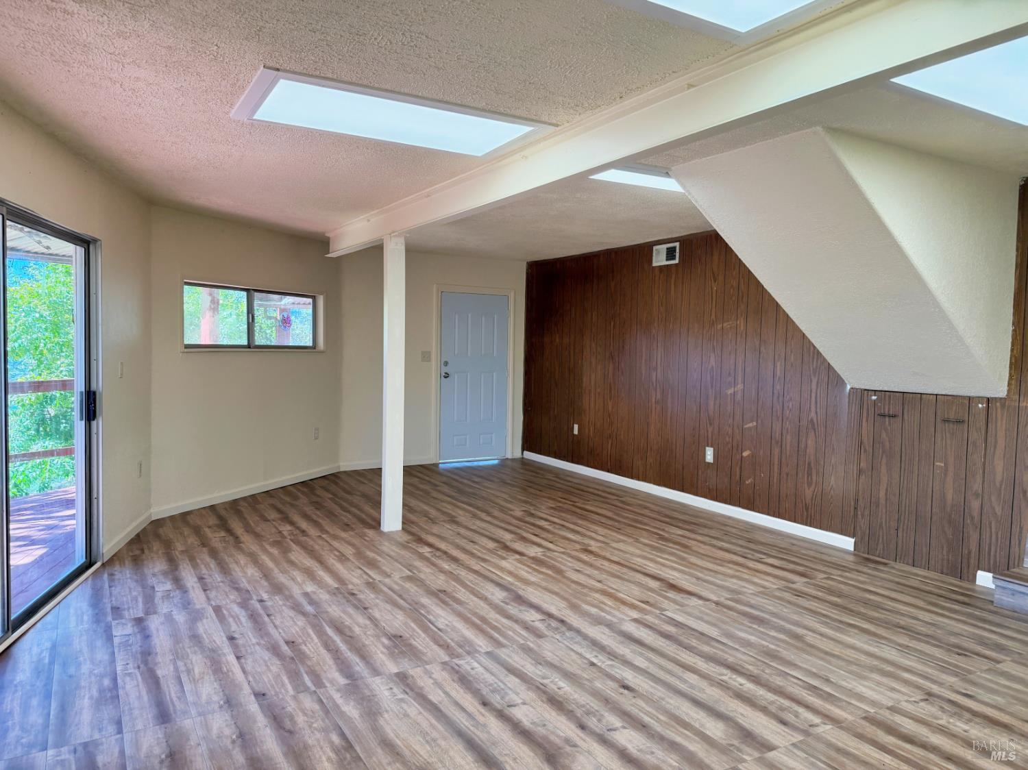 1979 Ridge Road Ukiah CA 95482