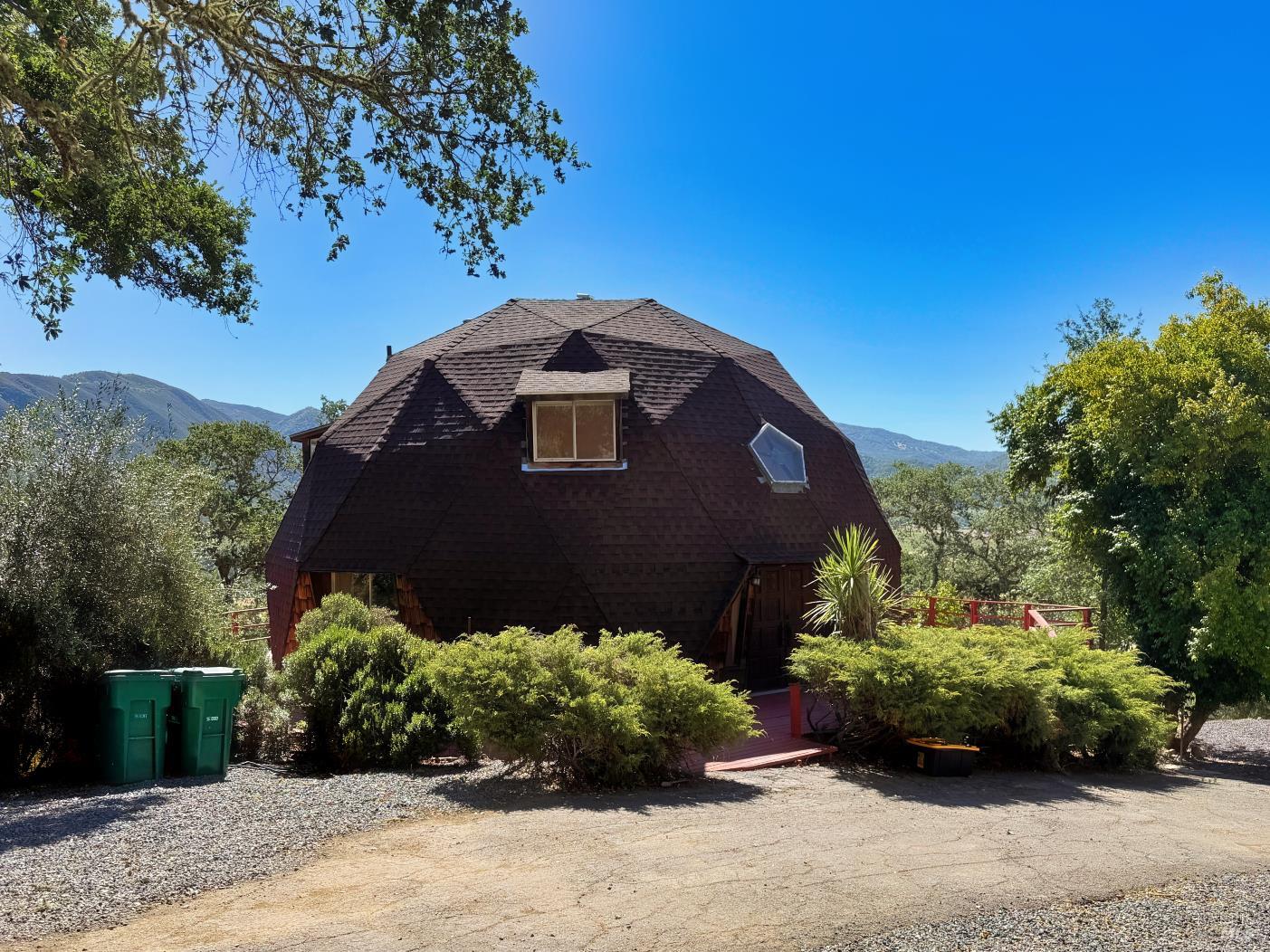 1979 Ridge Road Ukiah CA 95482