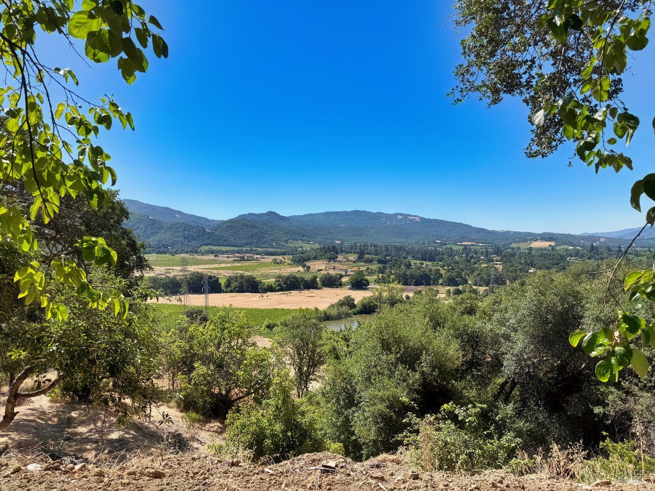 1979 Ridge Road Ukiah CA 95482