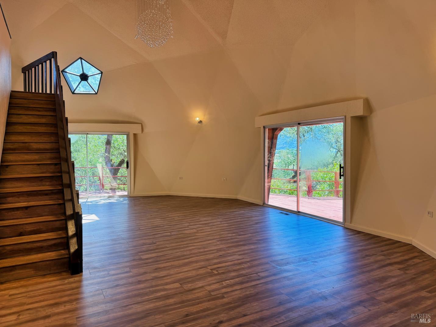 1979 Ridge Road Ukiah CA 95482