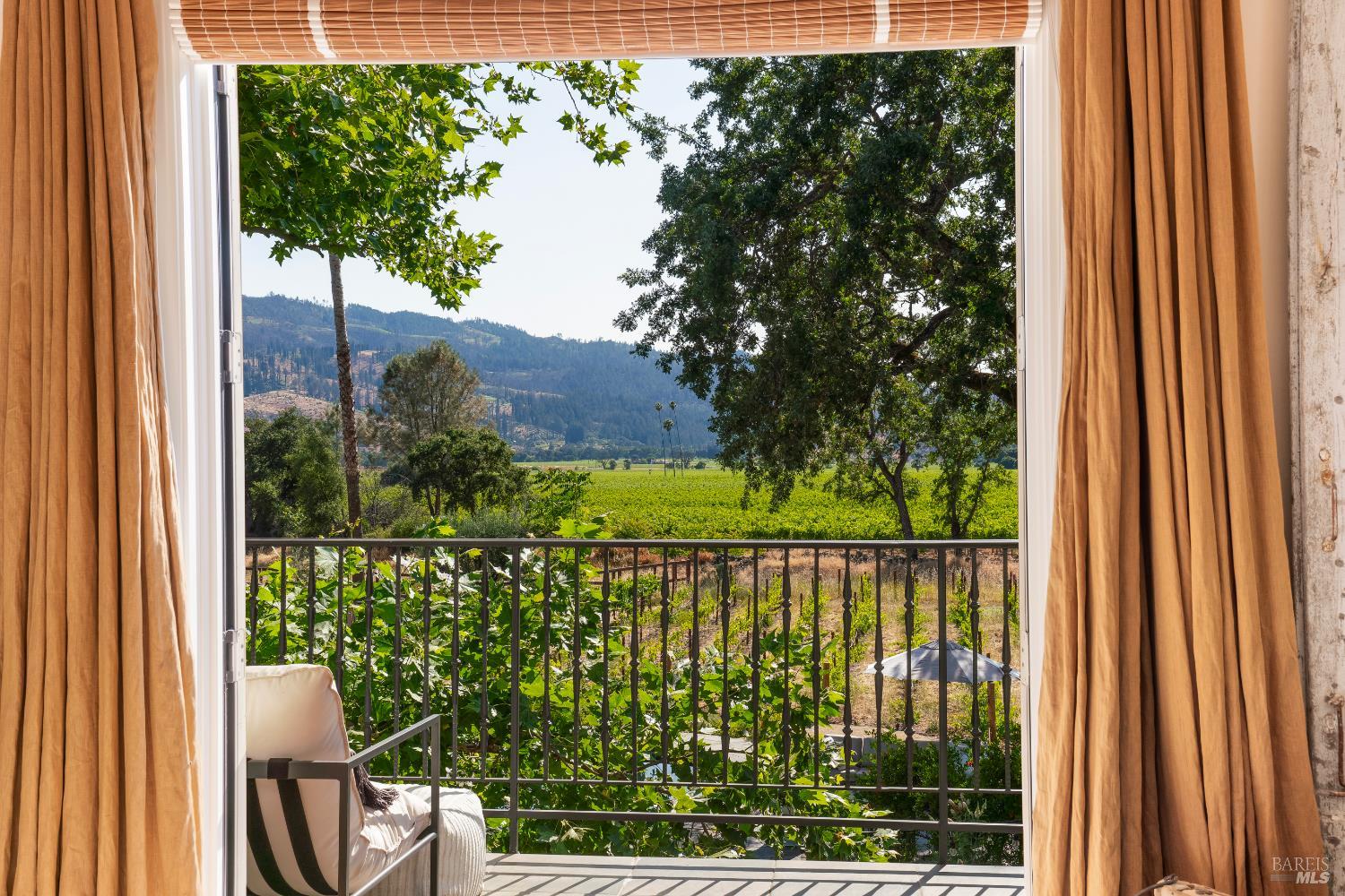 4189 Silverado Trail Calistoga CA 94515