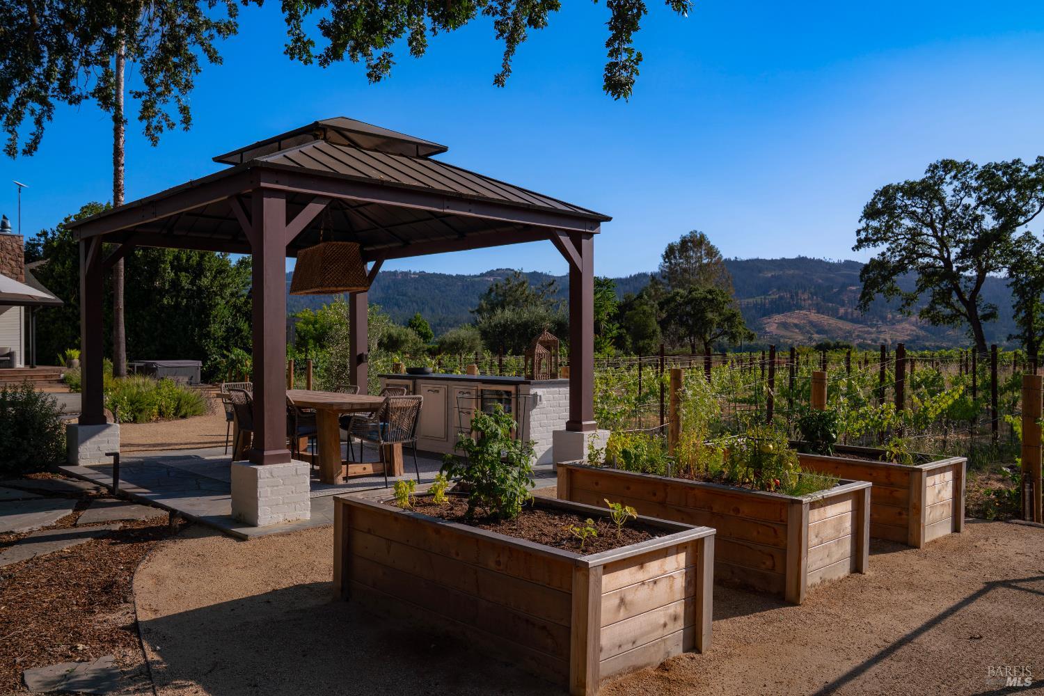 4189 Silverado Trail Calistoga CA 94515
