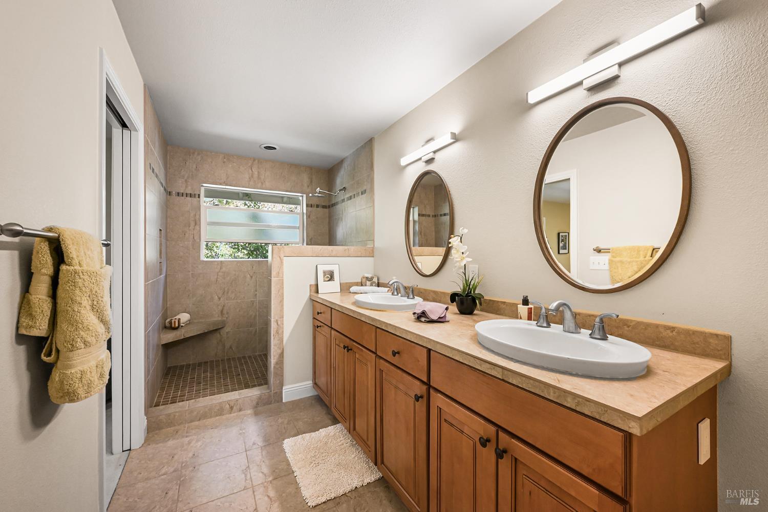 4702 Hillsboro Circle Santa Rosa CA 95405