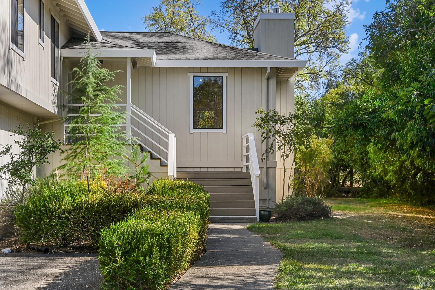 4702 Hillsboro Circle Santa Rosa CA 95405