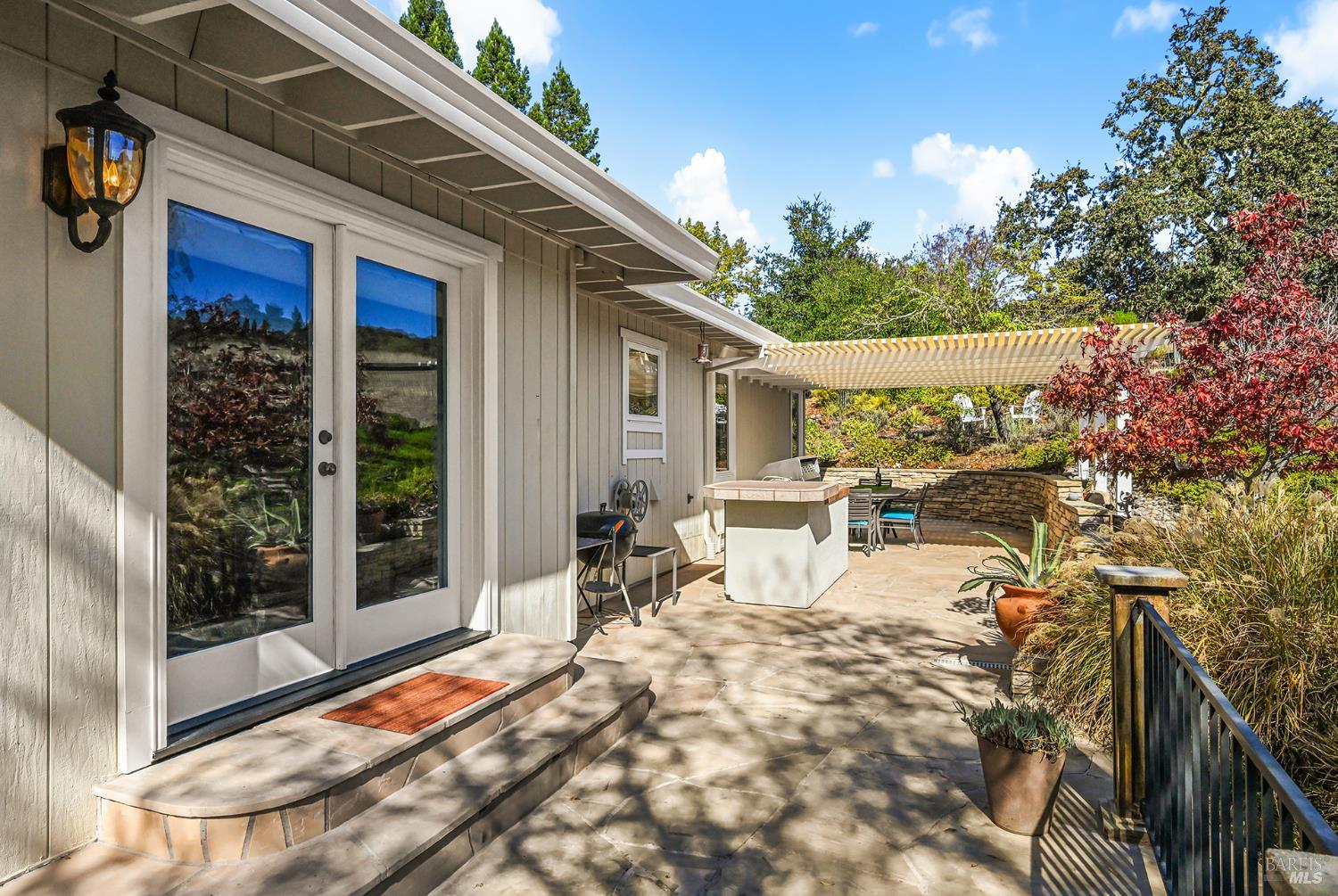 4702 Hillsboro Circle Santa Rosa CA 95405
