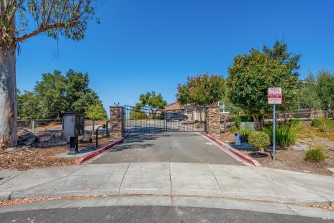 3389 Lake Park Court Santa Rosa CA 95403