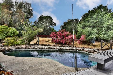 1203 Alberca Road Sonoma CA 95476