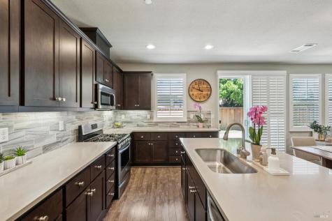 1425 Yarberry Lane Petaluma CA 94954