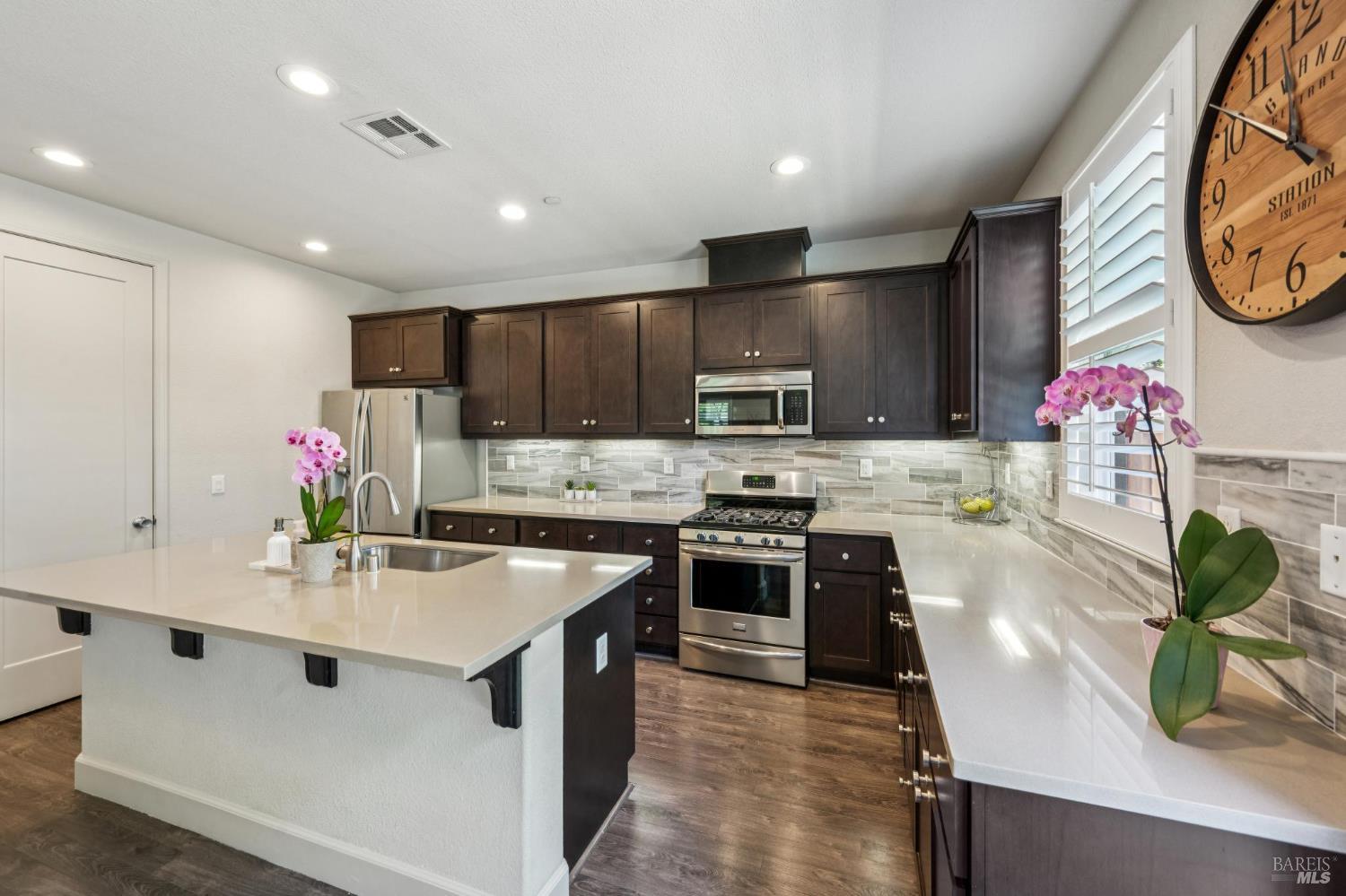 1425 Yarberry Lane Petaluma CA 94954