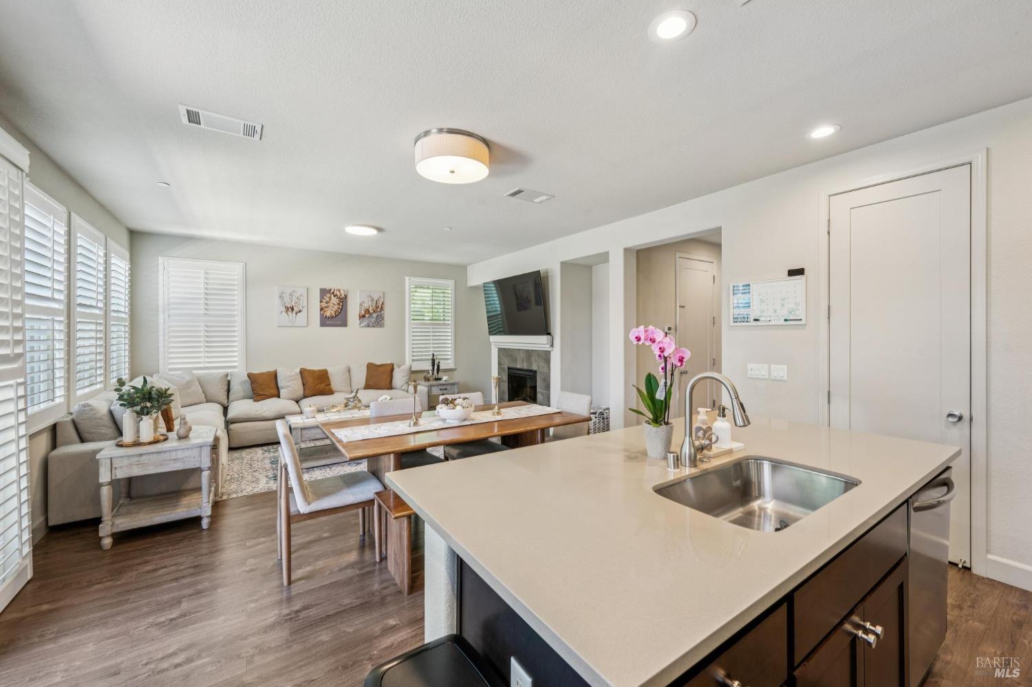 1425 Yarberry Lane Petaluma CA 94954