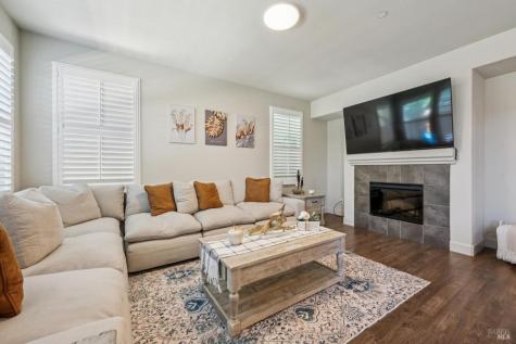 1425 Yarberry Lane Petaluma CA 94954