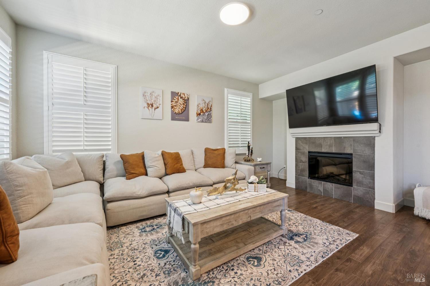1425 Yarberry Lane Petaluma CA 94954