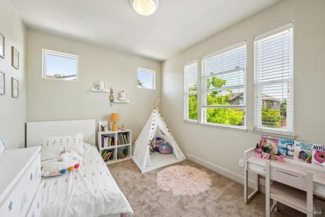 1425 Yarberry Lane Petaluma CA 94954