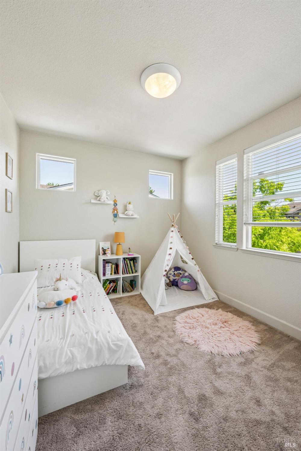1425 Yarberry Lane Petaluma CA 94954