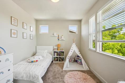 1425 Yarberry Lane Petaluma CA 94954