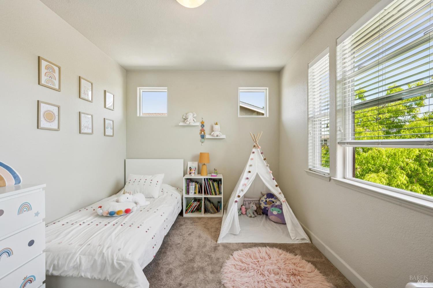 1425 Yarberry Lane Petaluma CA 94954