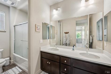 1425 Yarberry Lane Petaluma CA 94954