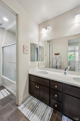 1425 Yarberry Lane Petaluma CA 94954