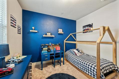 1425 Yarberry Lane Petaluma CA 94954