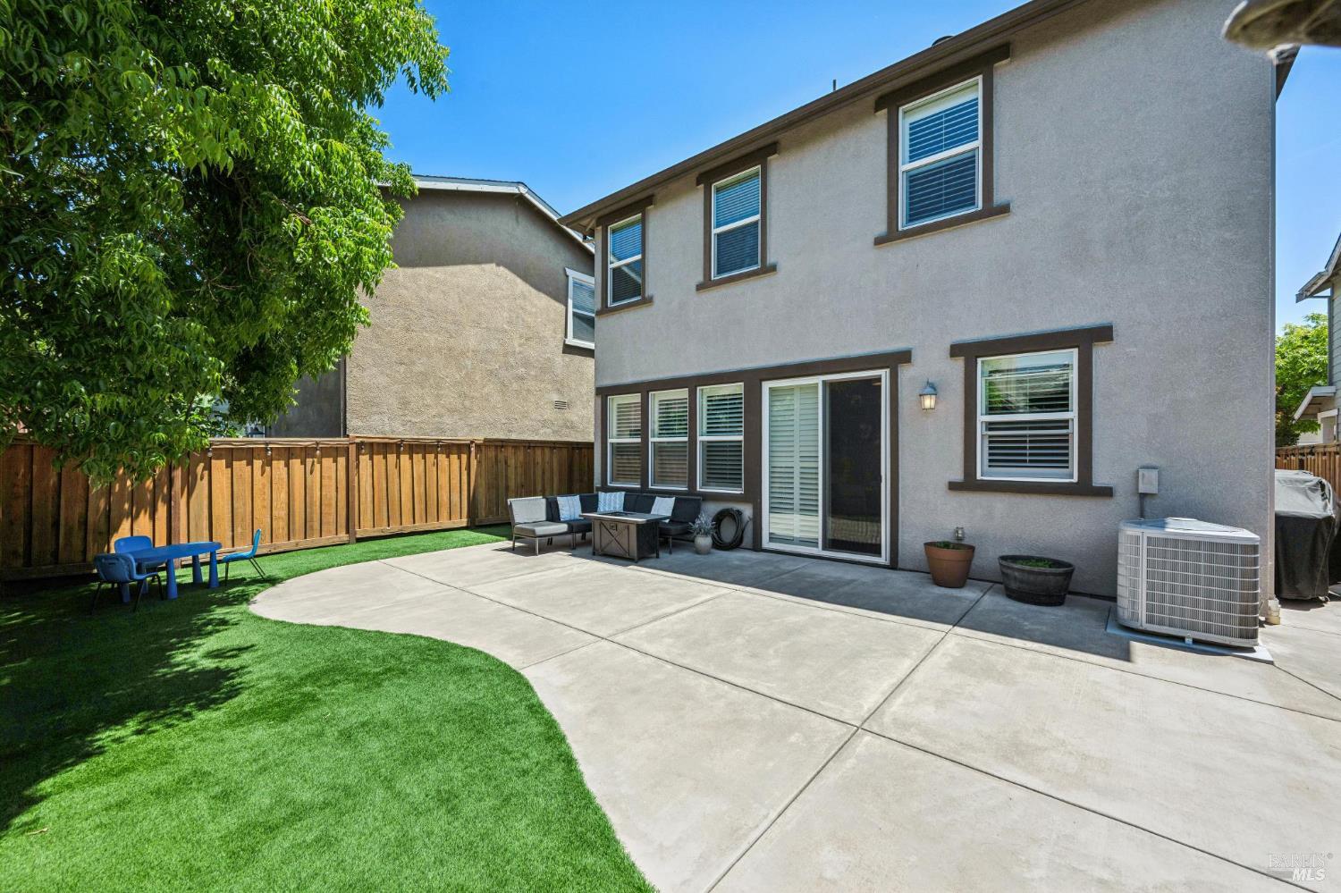 1425 Yarberry Lane Petaluma CA 94954