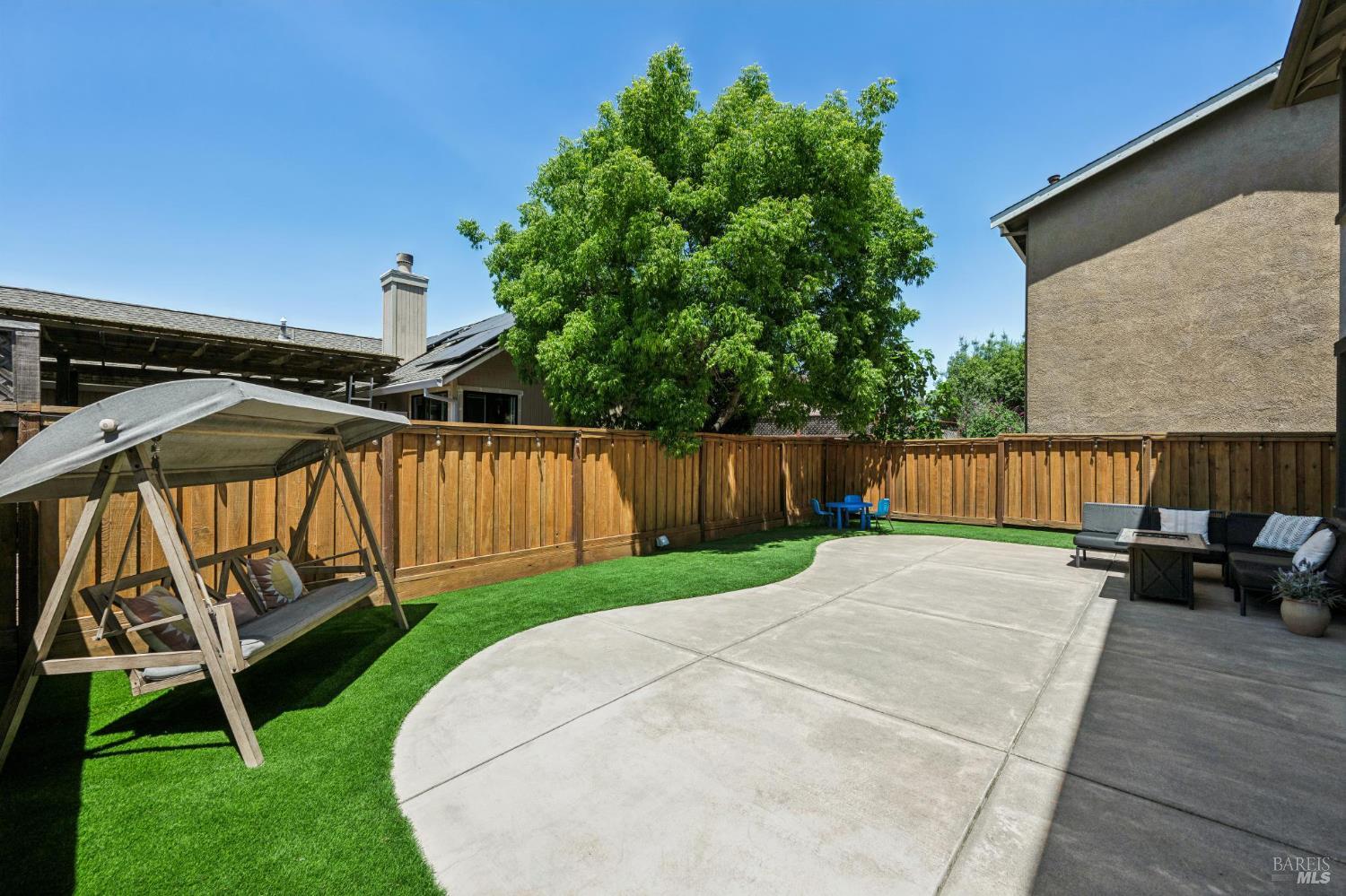 1425 Yarberry Lane Petaluma CA 94954