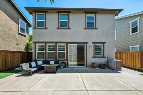 1425 Yarberry Lane Petaluma CA 94954