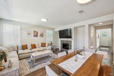 1425 Yarberry Lane Petaluma CA 94954