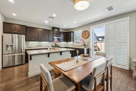 1425 Yarberry Lane Petaluma CA 94954