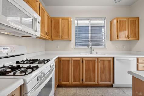 1440 Tammy Way Santa Rosa CA 95401