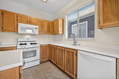 1440 Tammy Way Santa Rosa CA 95401