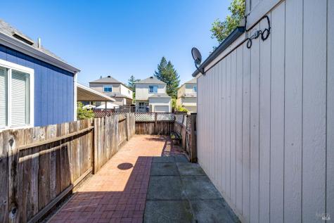1440 Tammy Way Santa Rosa CA 95401