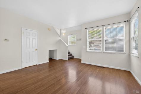 1440 Tammy Way Santa Rosa CA 95401