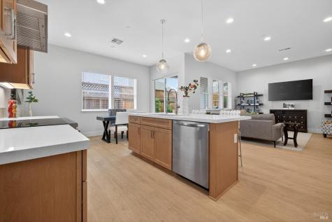 341 Cornell Street Windsor CA 9549