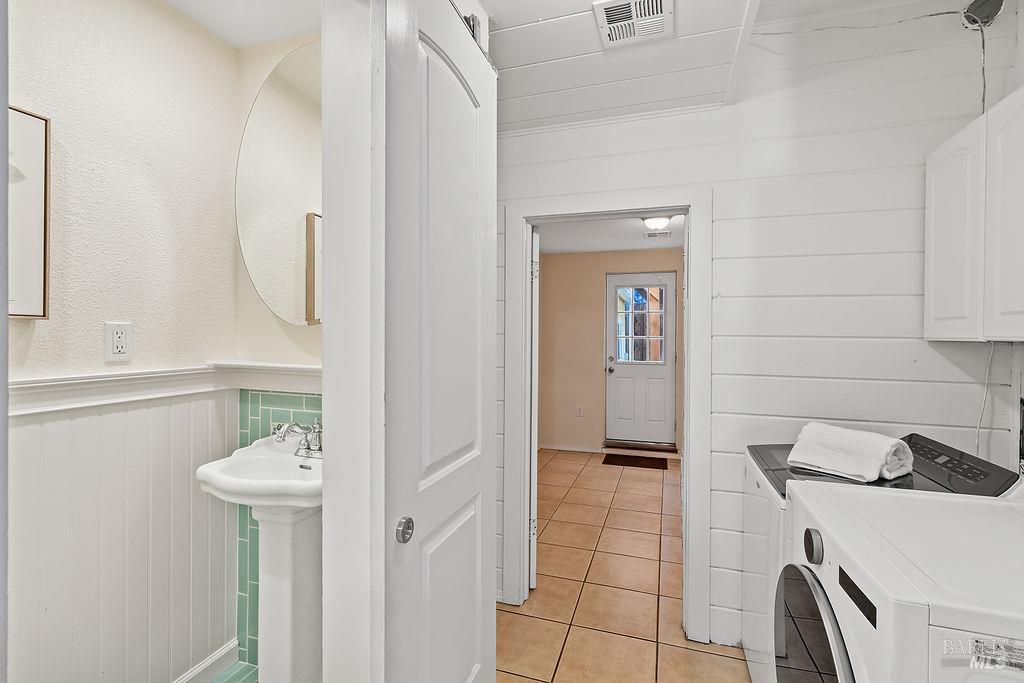201 Triplett Drive Cloverdale CA 95425