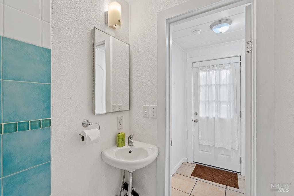 201 Triplett Drive Cloverdale CA 95425