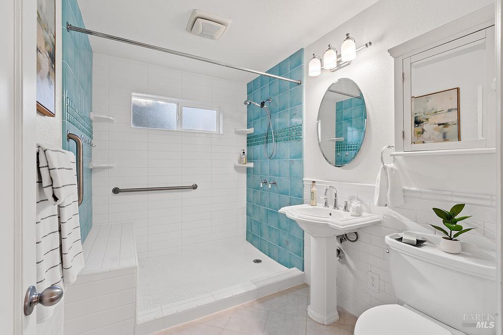 201 Triplett Drive Cloverdale CA 95425