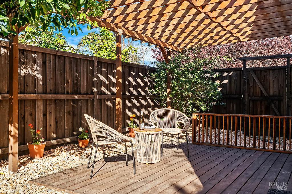 201 Triplett Drive Cloverdale CA 95425