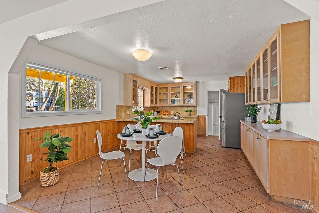 201 Triplett Drive Cloverdale CA 95425