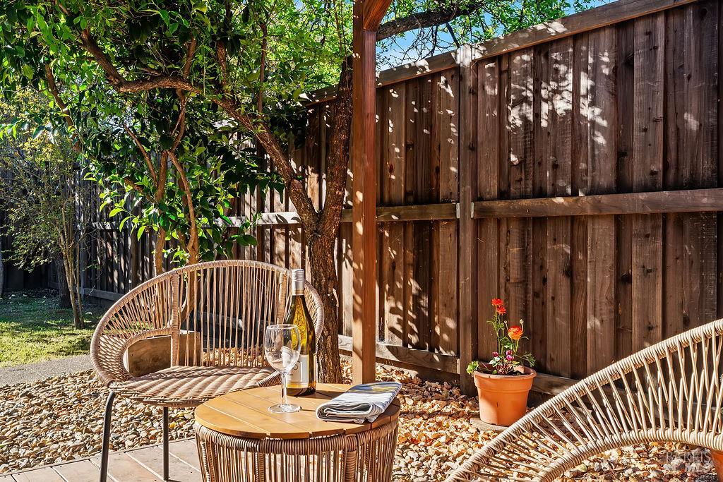 201 Triplett Drive Cloverdale CA 95425