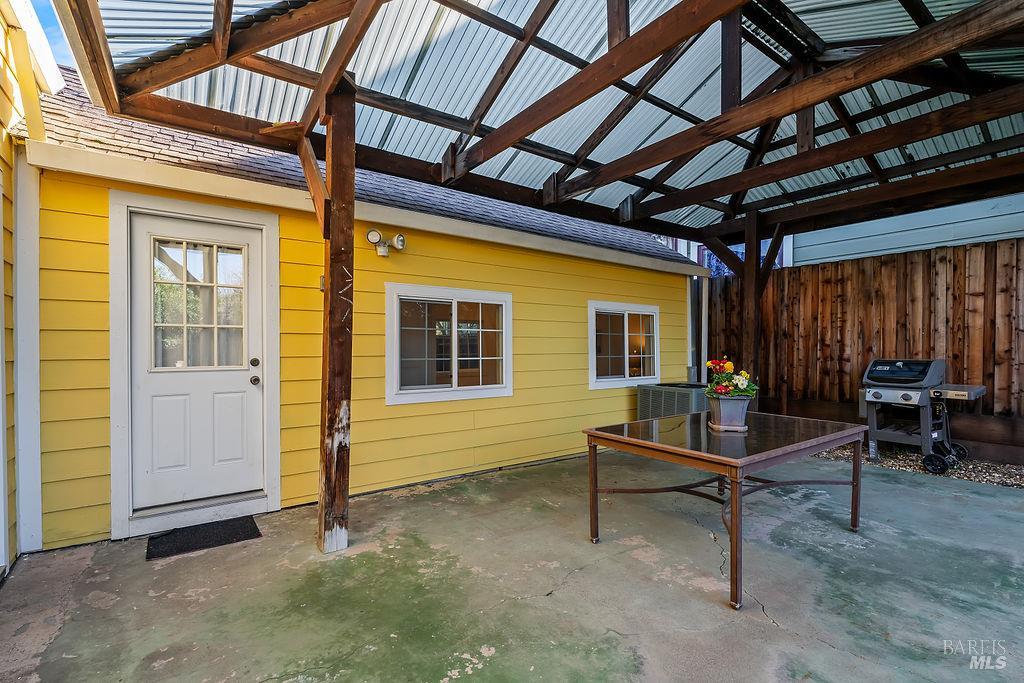 201 Triplett Drive Cloverdale CA 95425