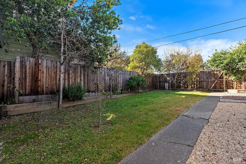 201 Triplett Drive Cloverdale CA 95425