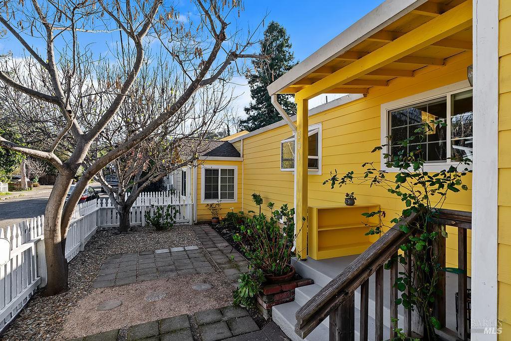 201 Triplett Drive Cloverdale CA 95425