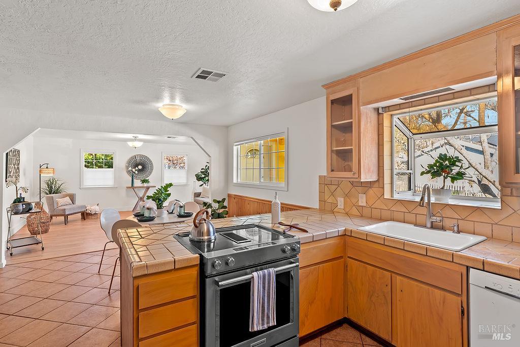 201 Triplett Drive Cloverdale CA 95425