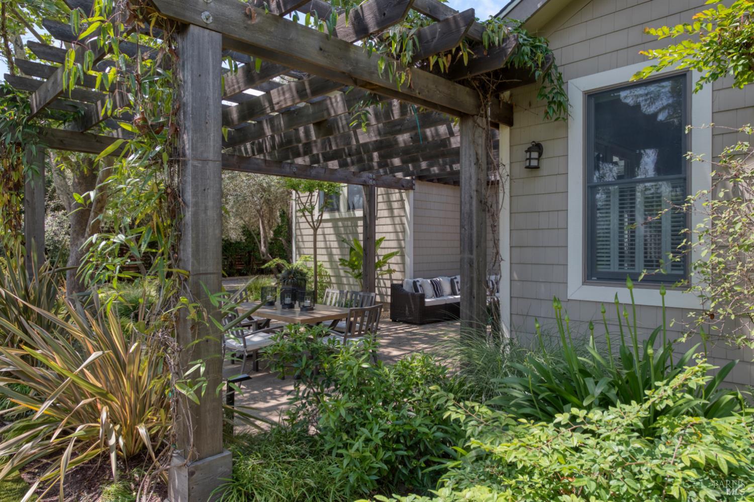 999 Pratt Avenue St. Helena CA 94574