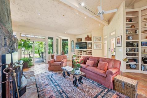 1633 Dry Creek Road Healdsburg CA 95448