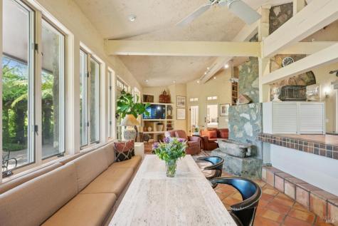 1633 Dry Creek Road Healdsburg CA 95448