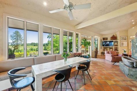 1633 Dry Creek Road Healdsburg CA 95448